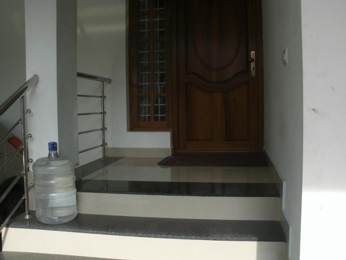 Jacaranda Holiday Home Коччи Экстерьер фото